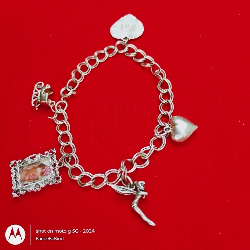 Vtg. One of a Kind Sterling double link Bracelet with 5 Sterling Silver Charms!﻿